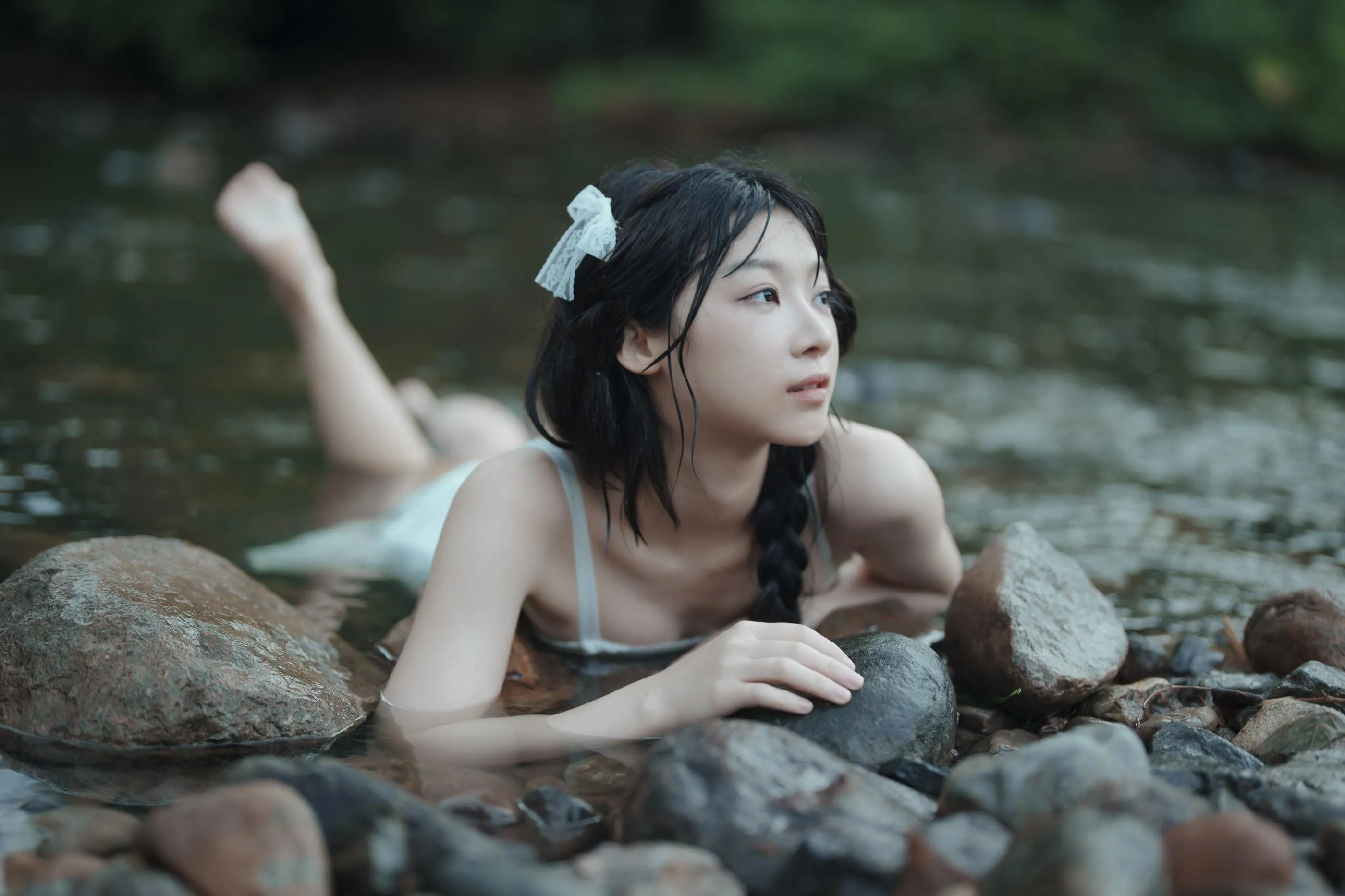 [YITUYU艺图语]2022.09.12 又甜又欲，很难不爱。山涧溪水，清凉一夏 七七 [57P]插图2